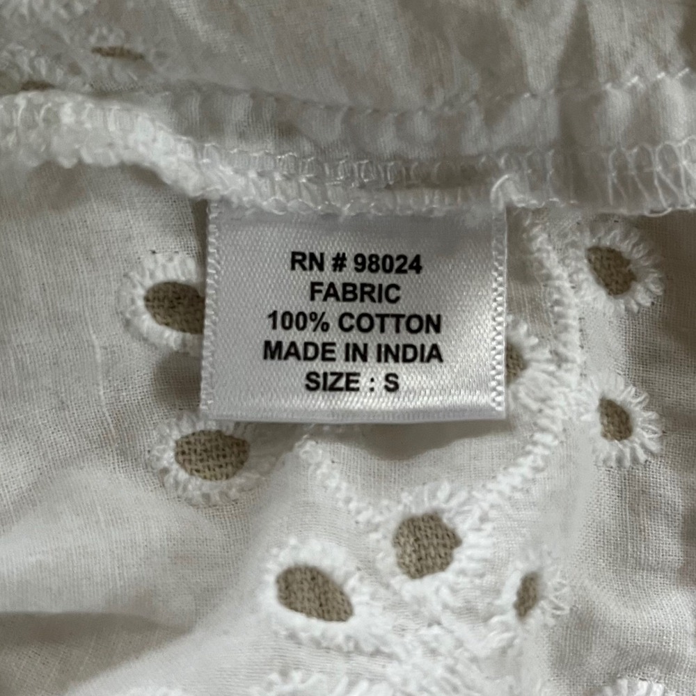 Jennifer & Grace White Cotton Eyelet Top - Picture 4 of 6